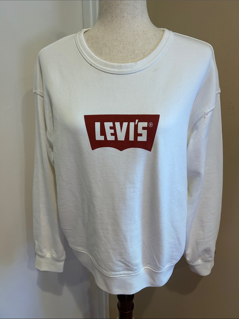 Levi's White Crewneck Sweatshirt with Red Logo Batwing
